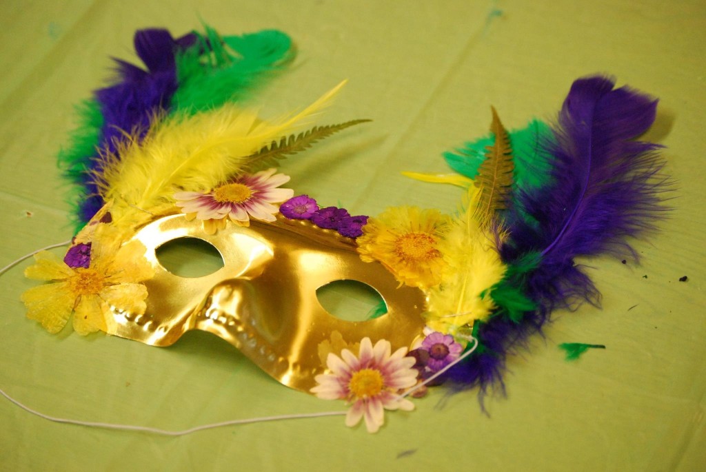 Floral masks - Pressed flower masks - Therapeutic Horticulture activity